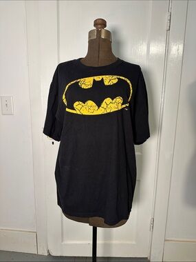 Batman Black Tee size Large Licensed